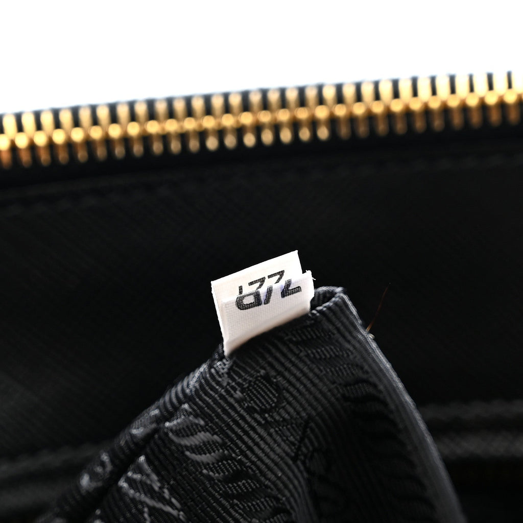 Saffiano Small Galleria Double Zip Tote Black