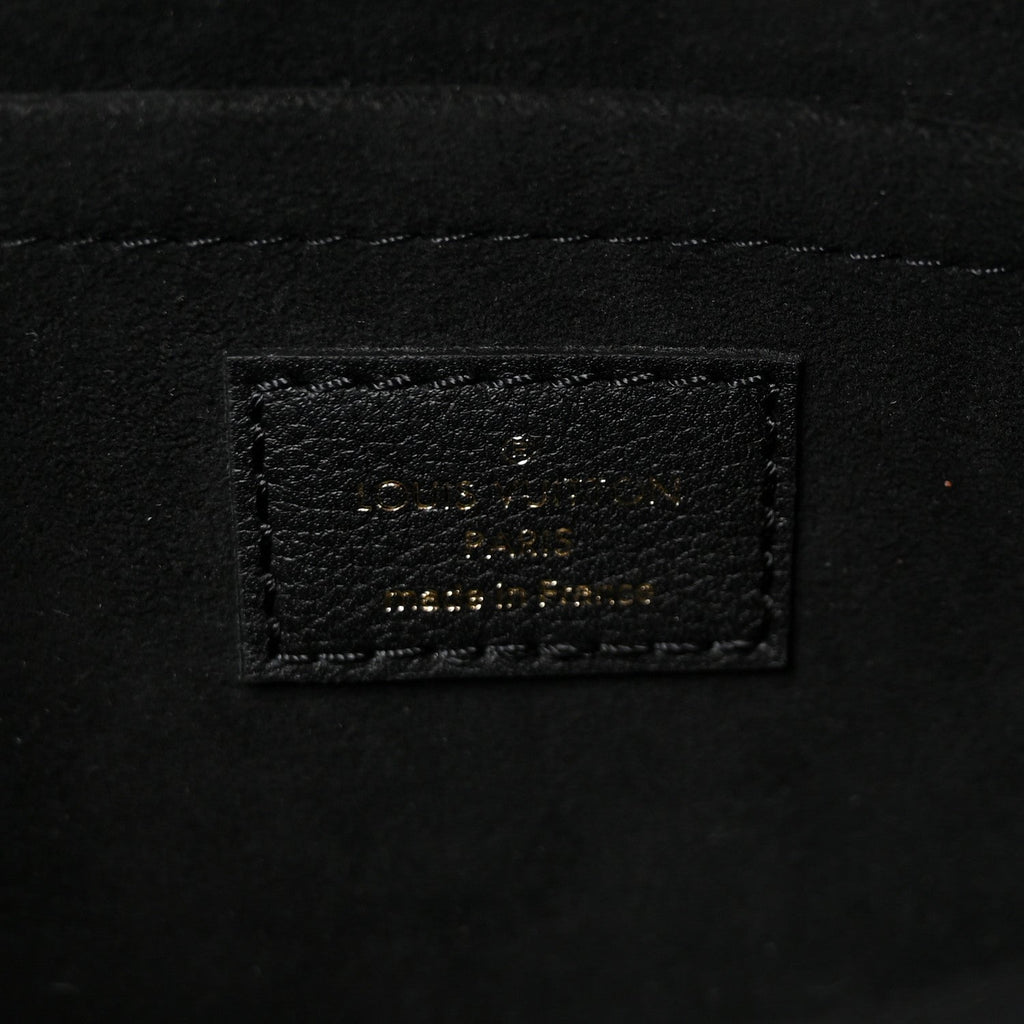 Grained Calfskin Lockme Tender Black