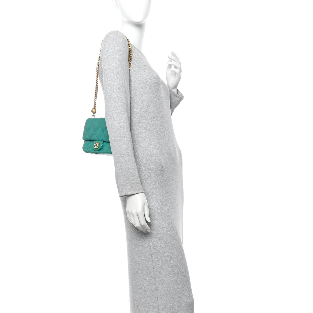 Caviar Quilted Sweetheart Flap Green