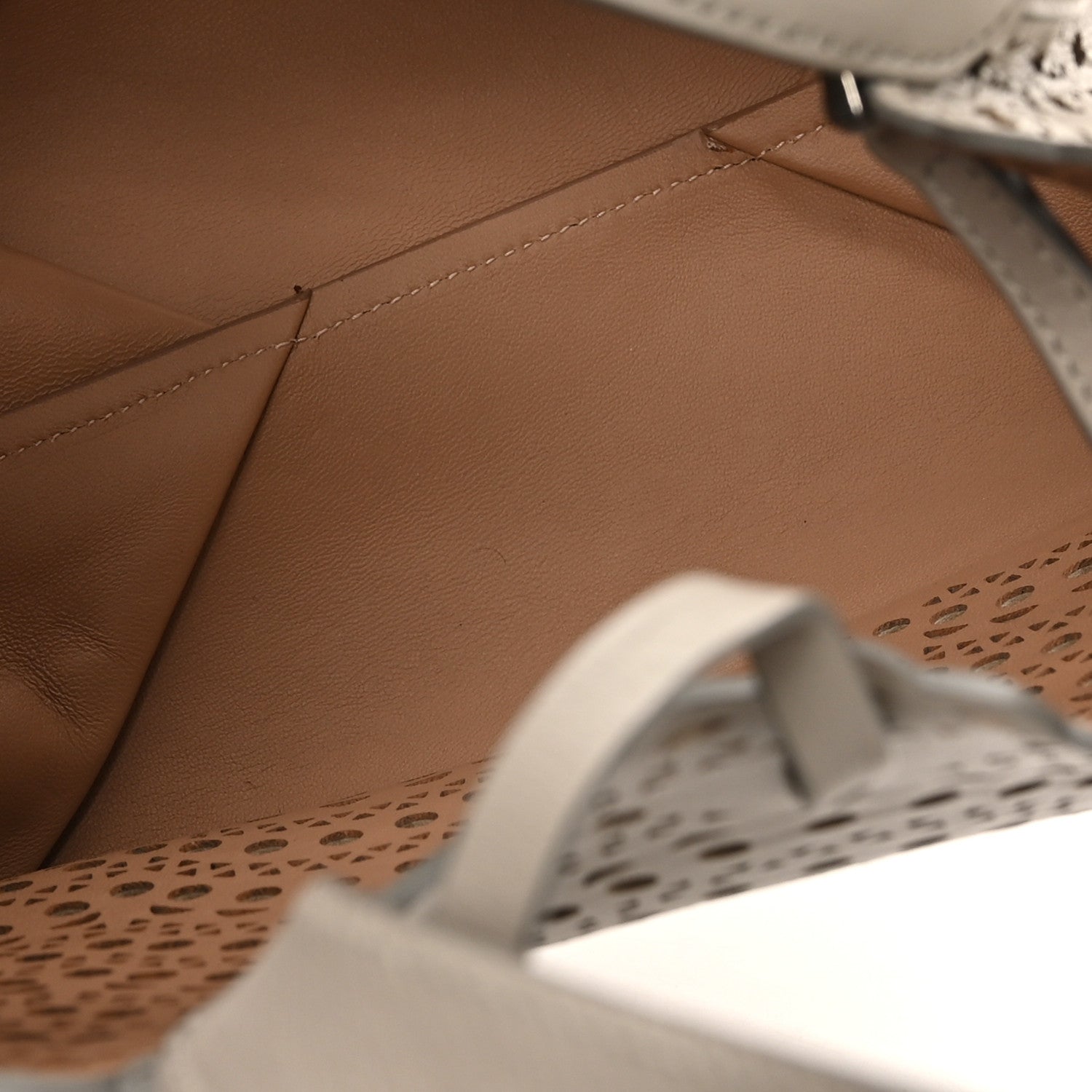 Lux Calfskin Vienne Wave Mina 25 Bag Perle