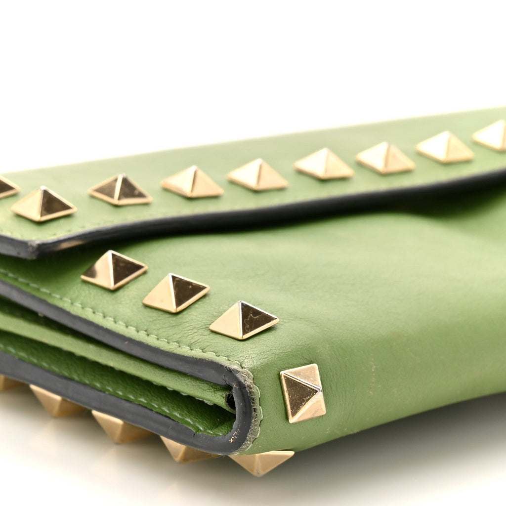 Calfskin Rockstud Wristlet Travel Wallet Green