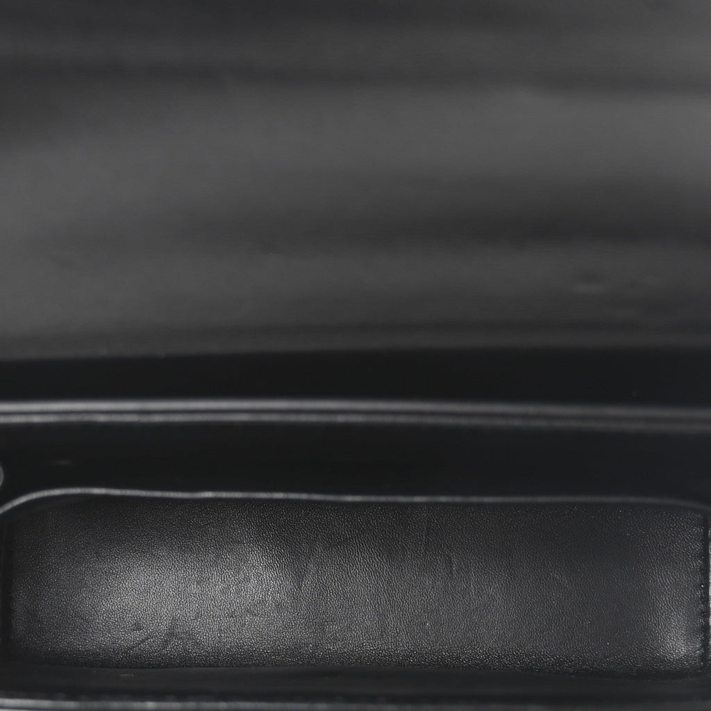 Ultra Matte Grained Calfskin 30 Montaigne Box Bag Black
