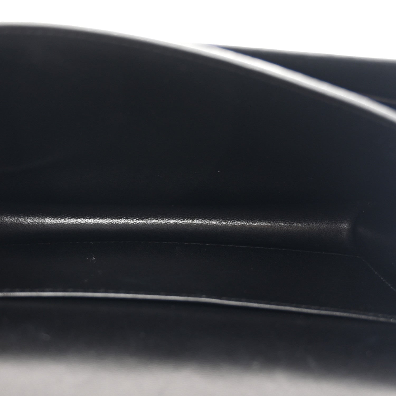 Epsom Constance 18 Black
