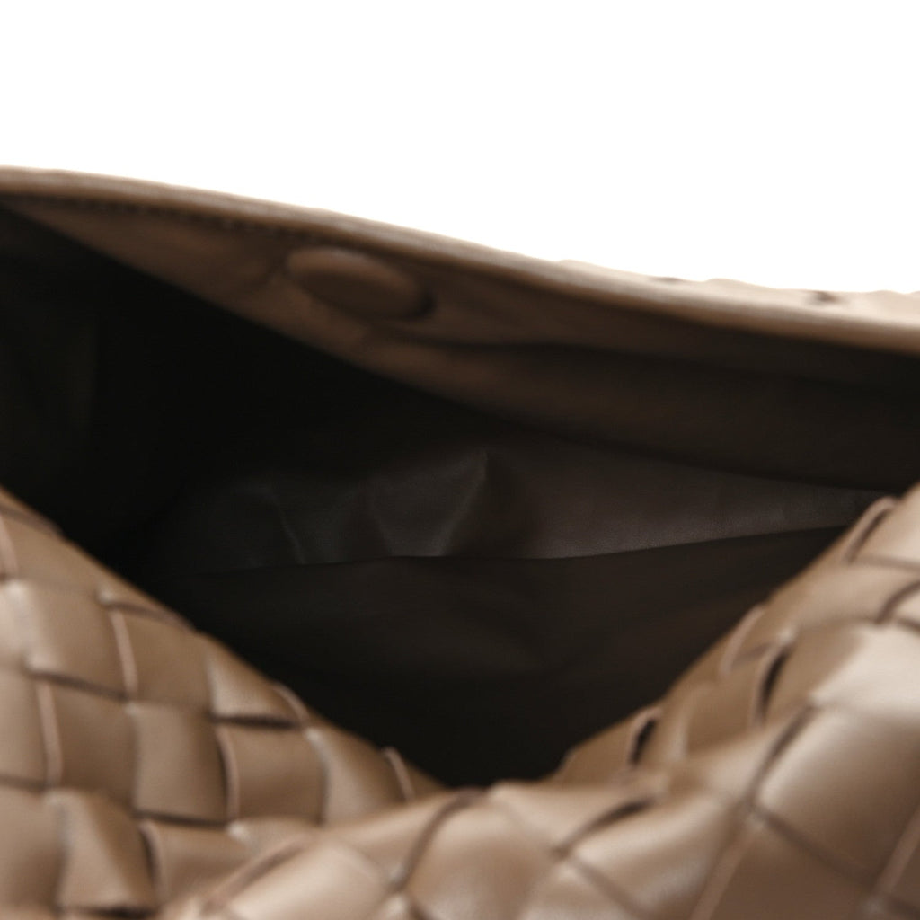 Calfskin Intrecciato Small Hop Pinecone