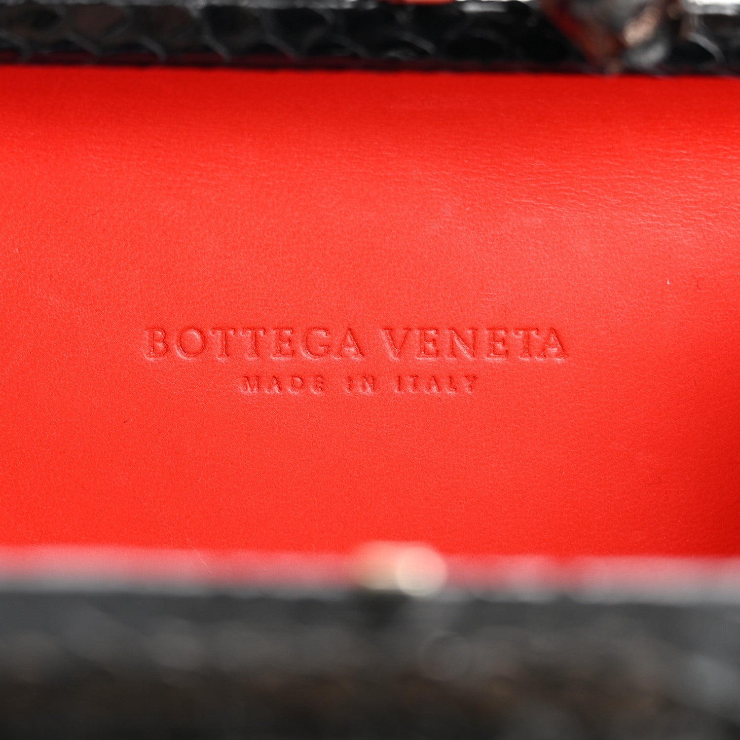 Impero Ayers Knot Clutch Black