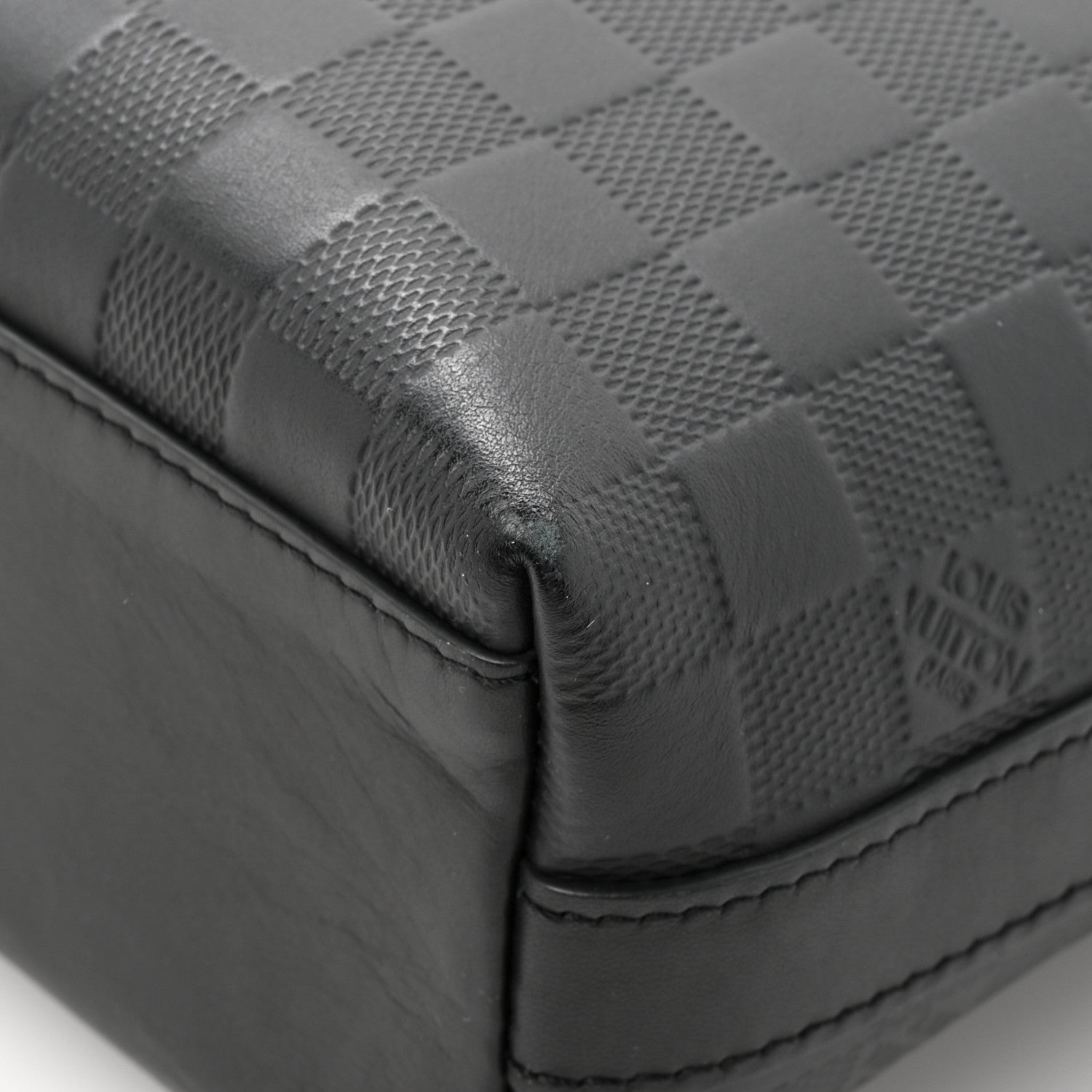 Damier Infini Messenger PM Onyx