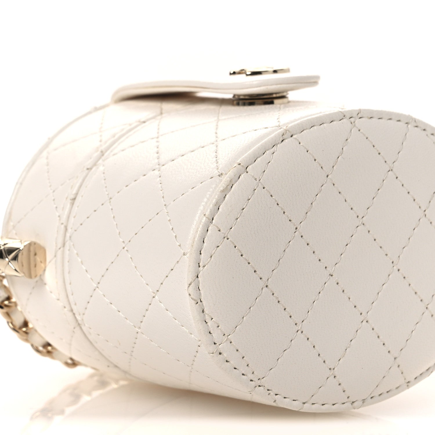 Lambskin Quilted Round Mini Vanity Case With Chain Case With Chain White