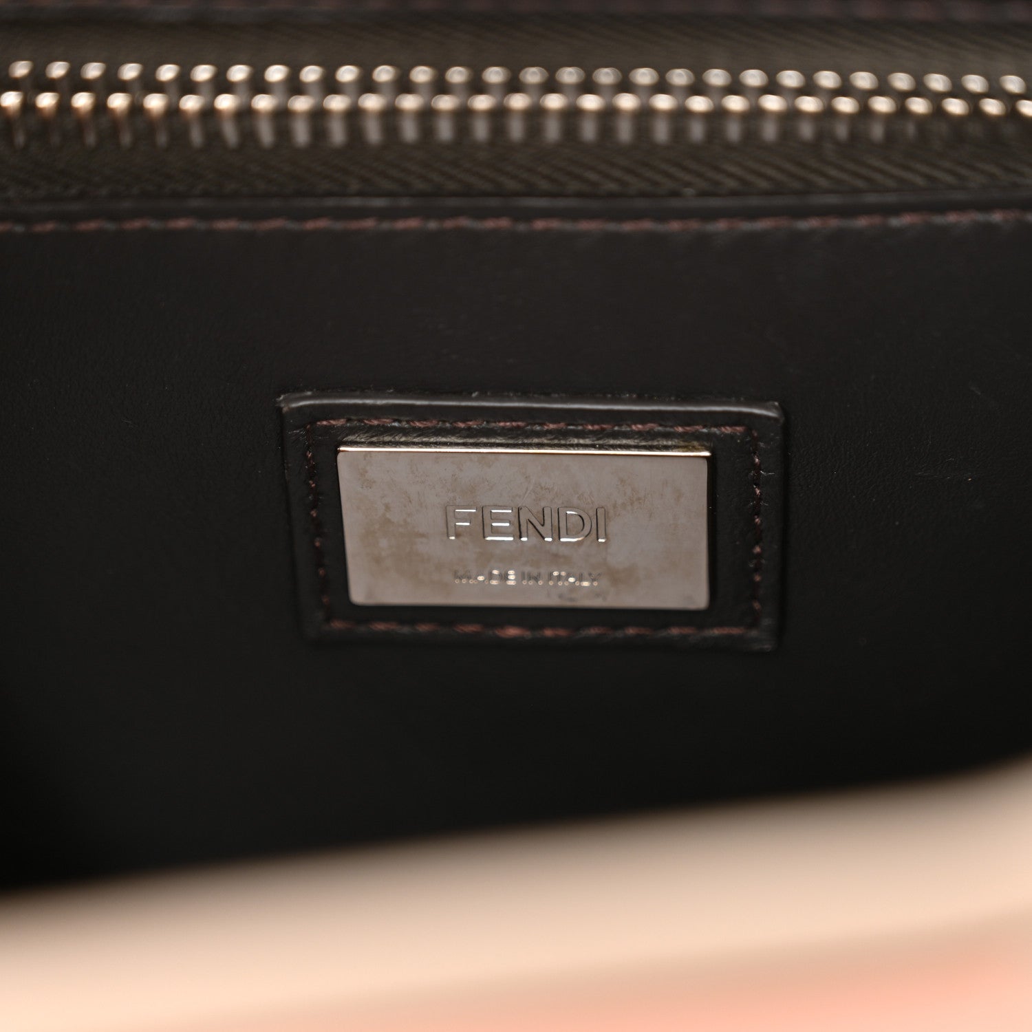 Vitello Seta Shiny Nappa Elaphe Medium Peekaboo Iconic Satchel Tortora Natural Ebano