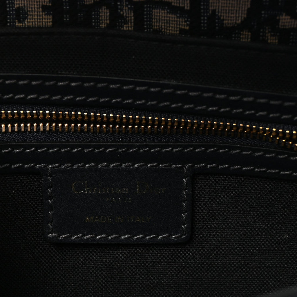 Oblique 30 Montaigne Avenue Bag Blue