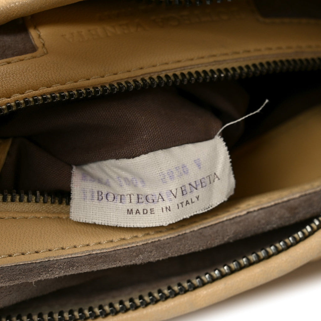 Nappa Intrecciato Medium Belly Veneta Hobo Banane