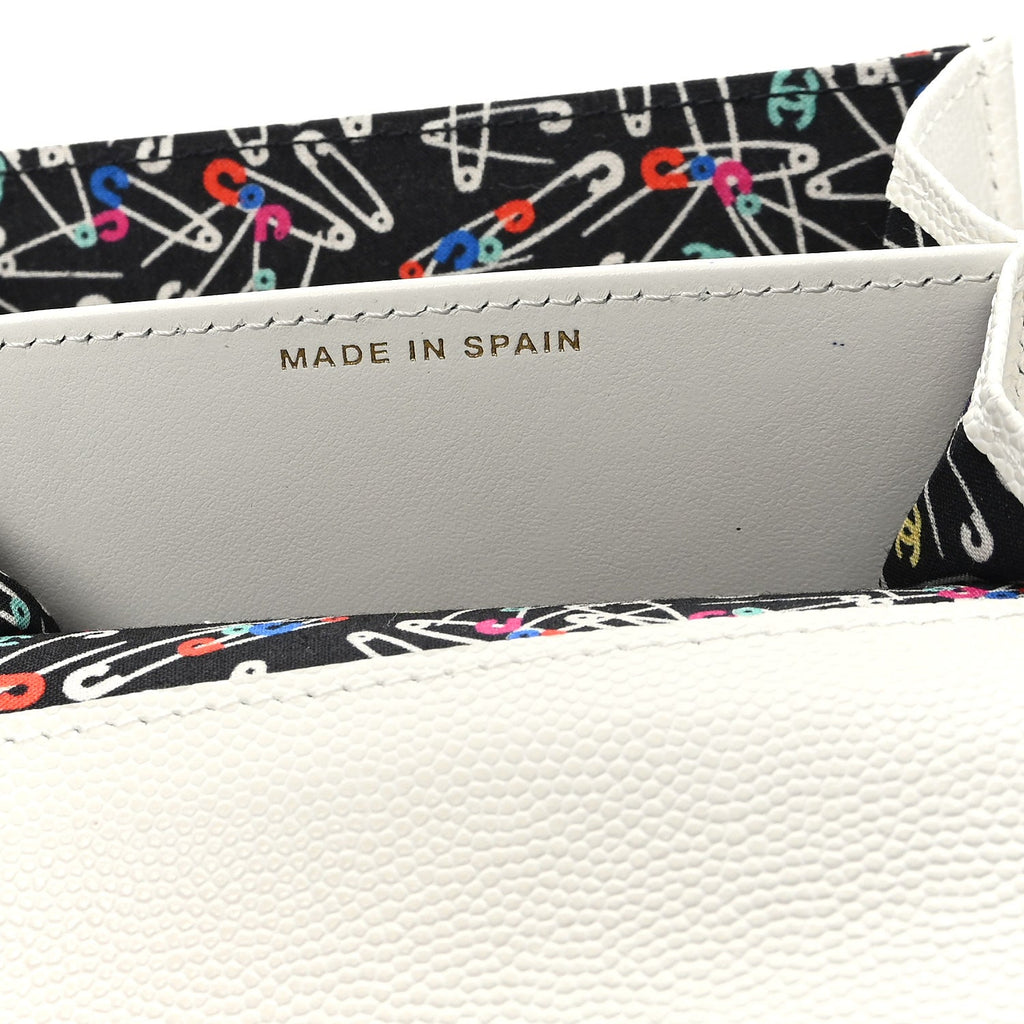 Caviar Quilted Chain CC Quilted Compact Flap  Holder White