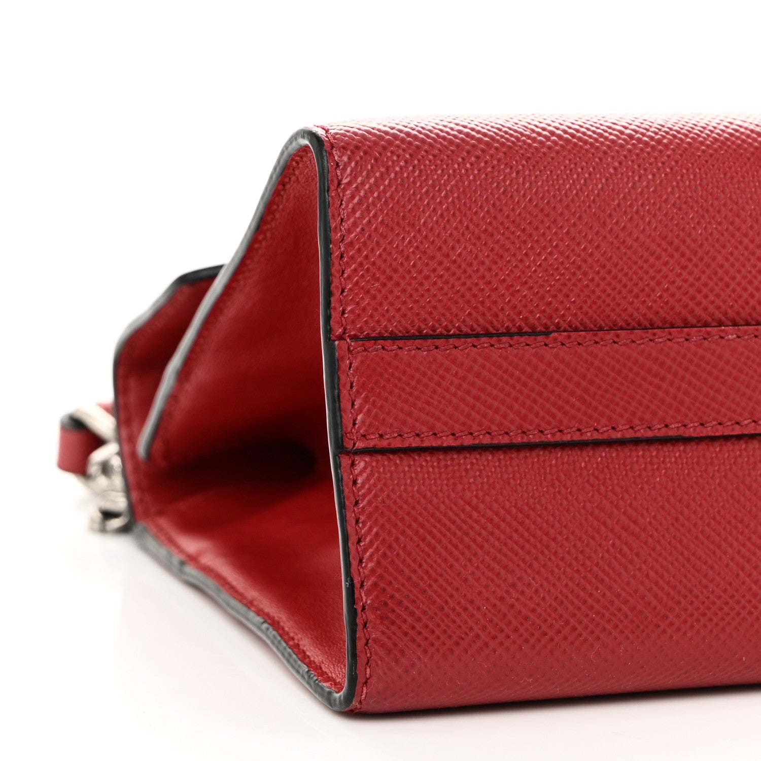 Saffiano Cuir Calfskin Monochrome Envelope Flap Chain Shoulder Bag Fuoco