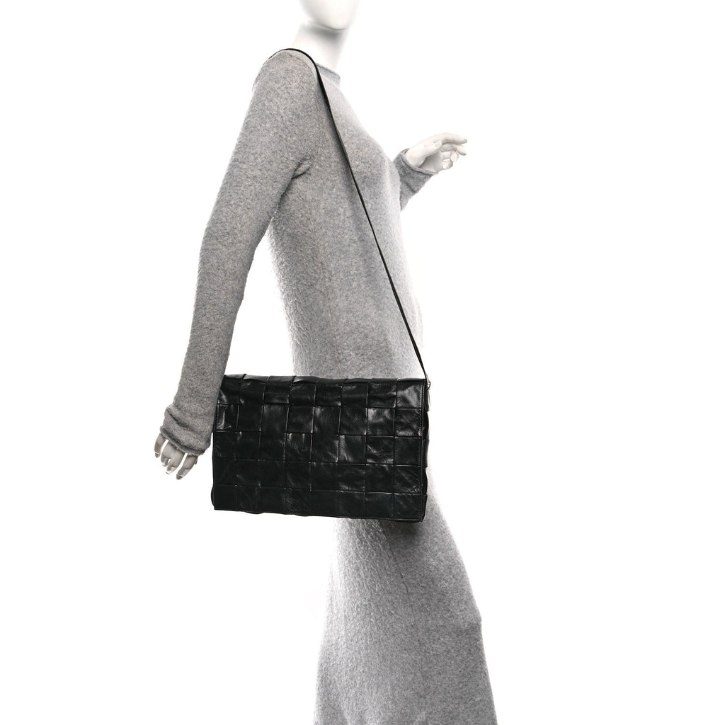 Paper Calfskin Maxi Intreccio Large Cassette Crossbody Bag Black