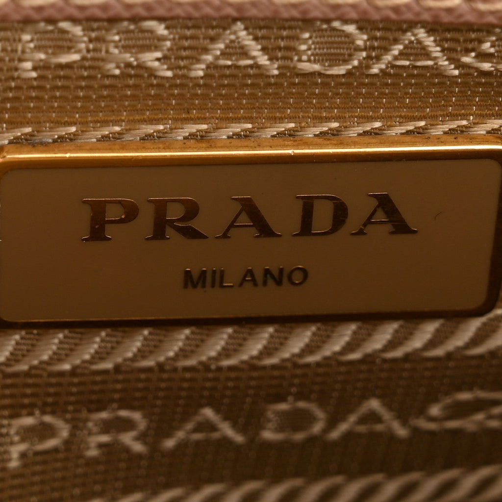 Saffiano Lux Medium Tote Cammeo