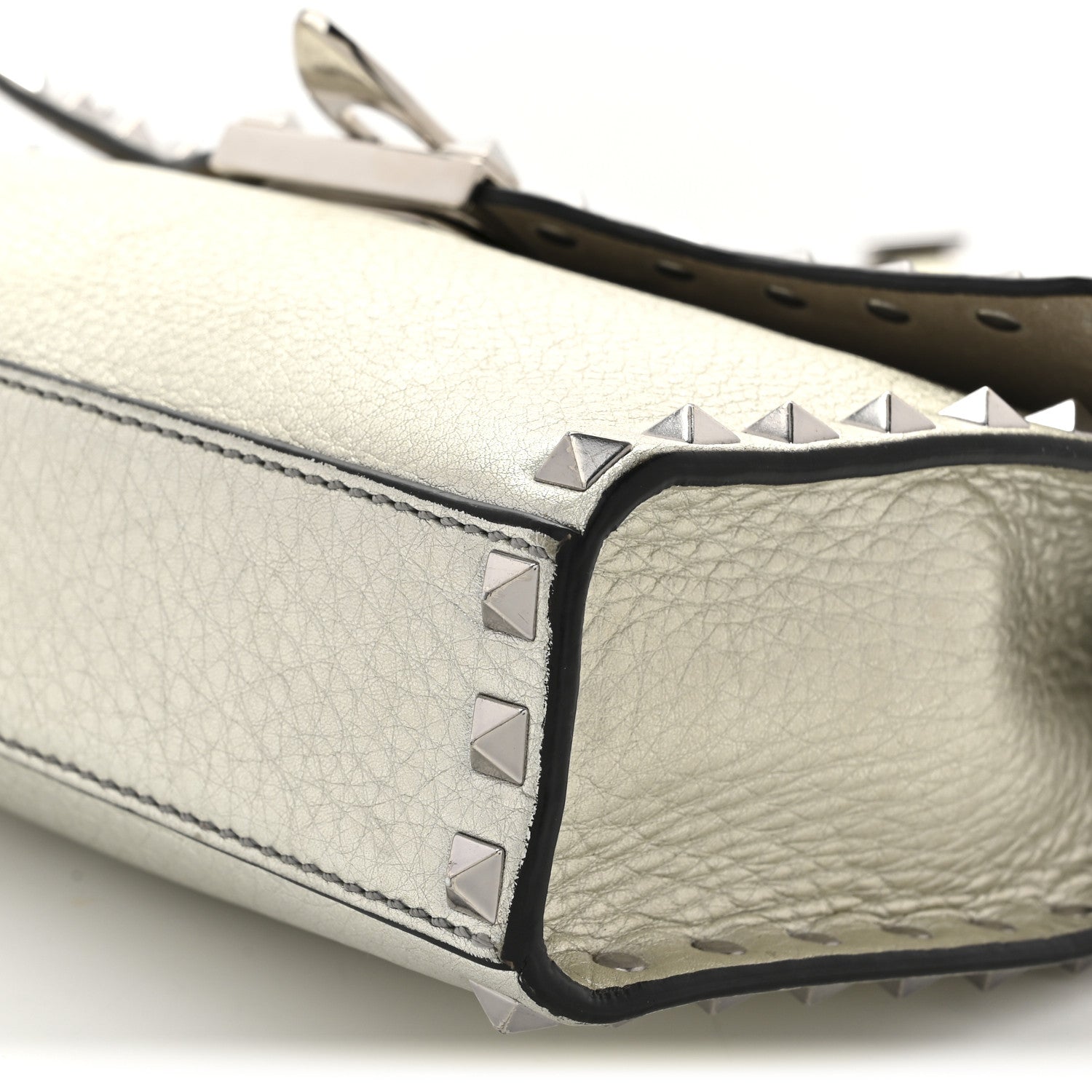 Metallic Pebbled Calfskin Medium Rockstud Flip Lock Crossbody Bag Silver