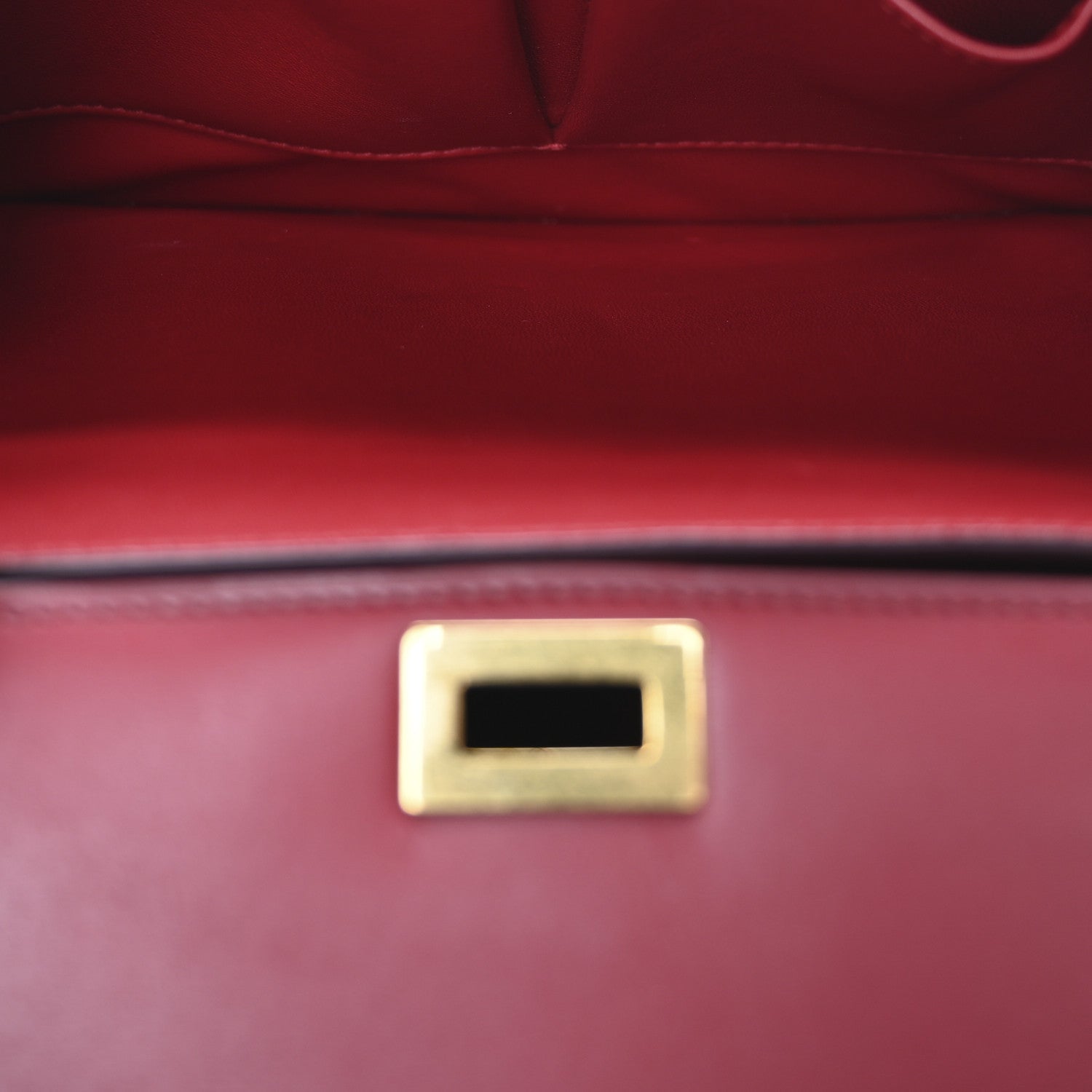 Smooth Calfskin Medium Classic Box Flap Bag Red