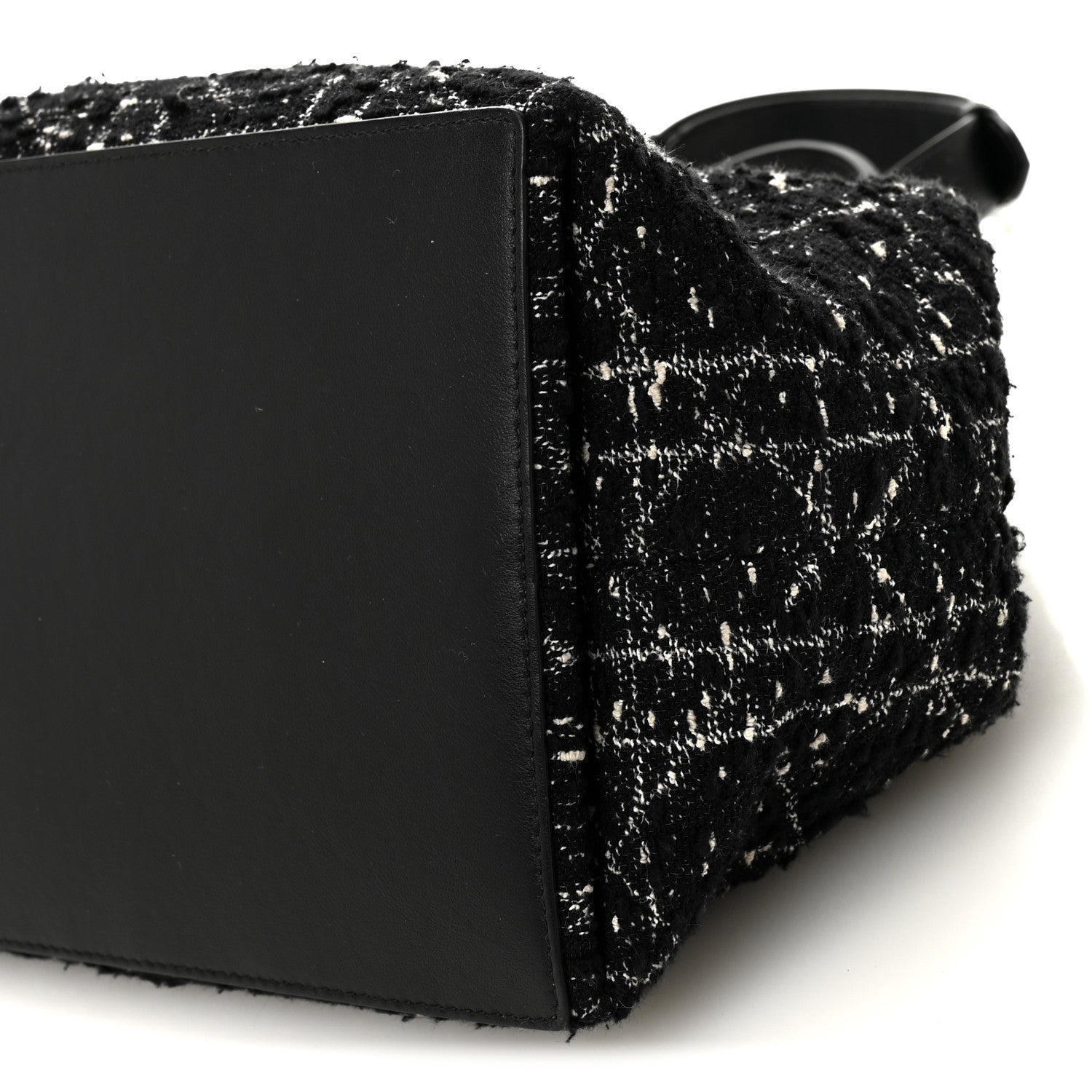 Calfskin Tweed Cannage Medium Toujours Black White