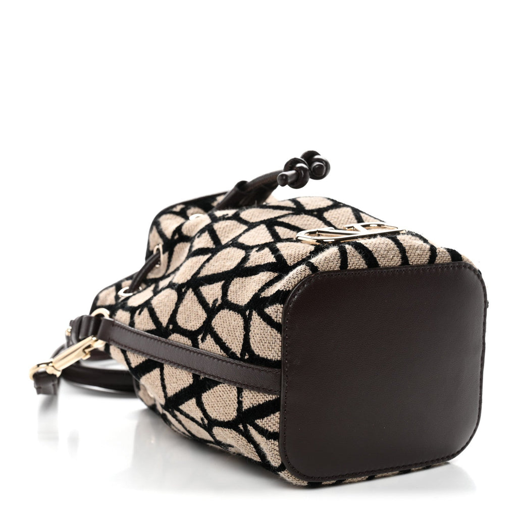 Toile Iconographe Nappa Mini Vlogo Signature Bucket Bag Naturale Black Fondant