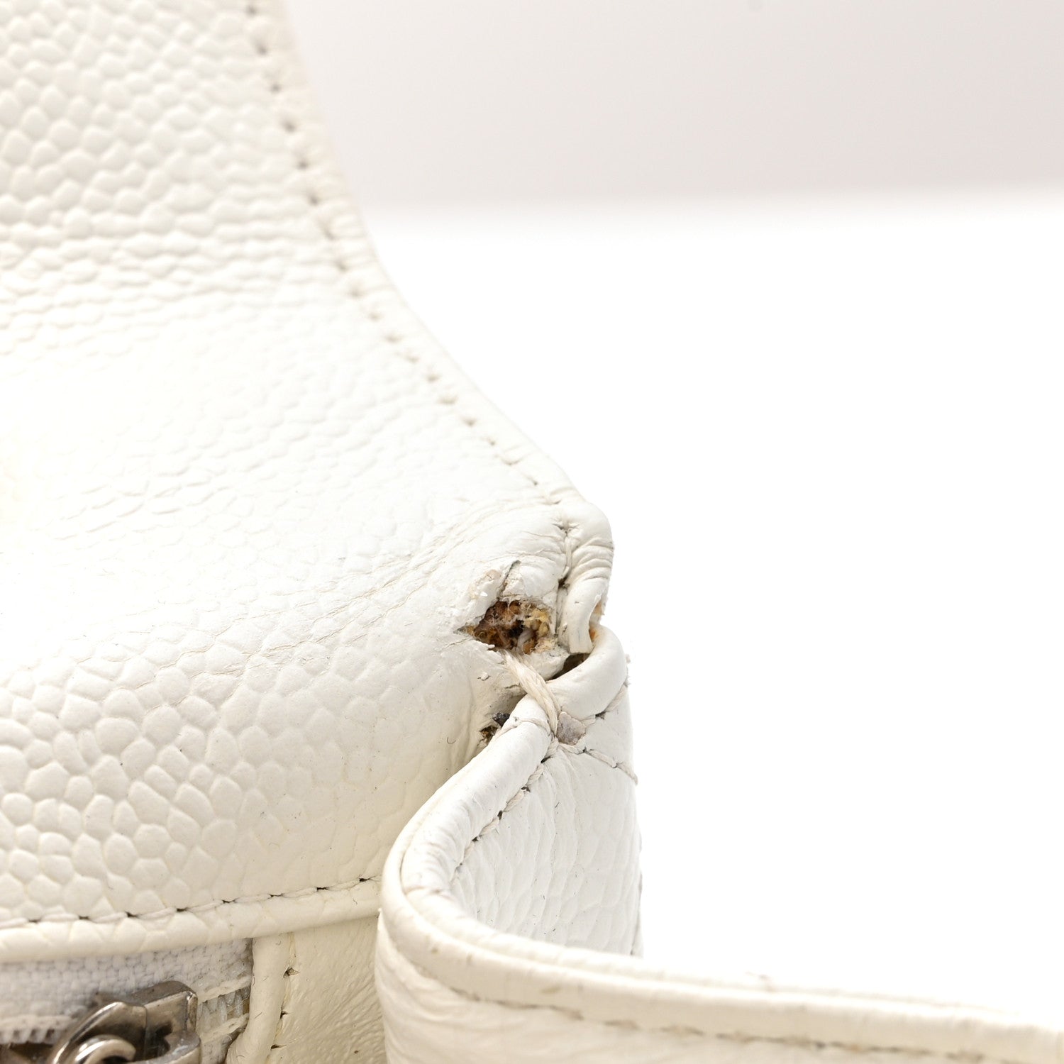 Caviar Quilted Jumbo Single Flap White