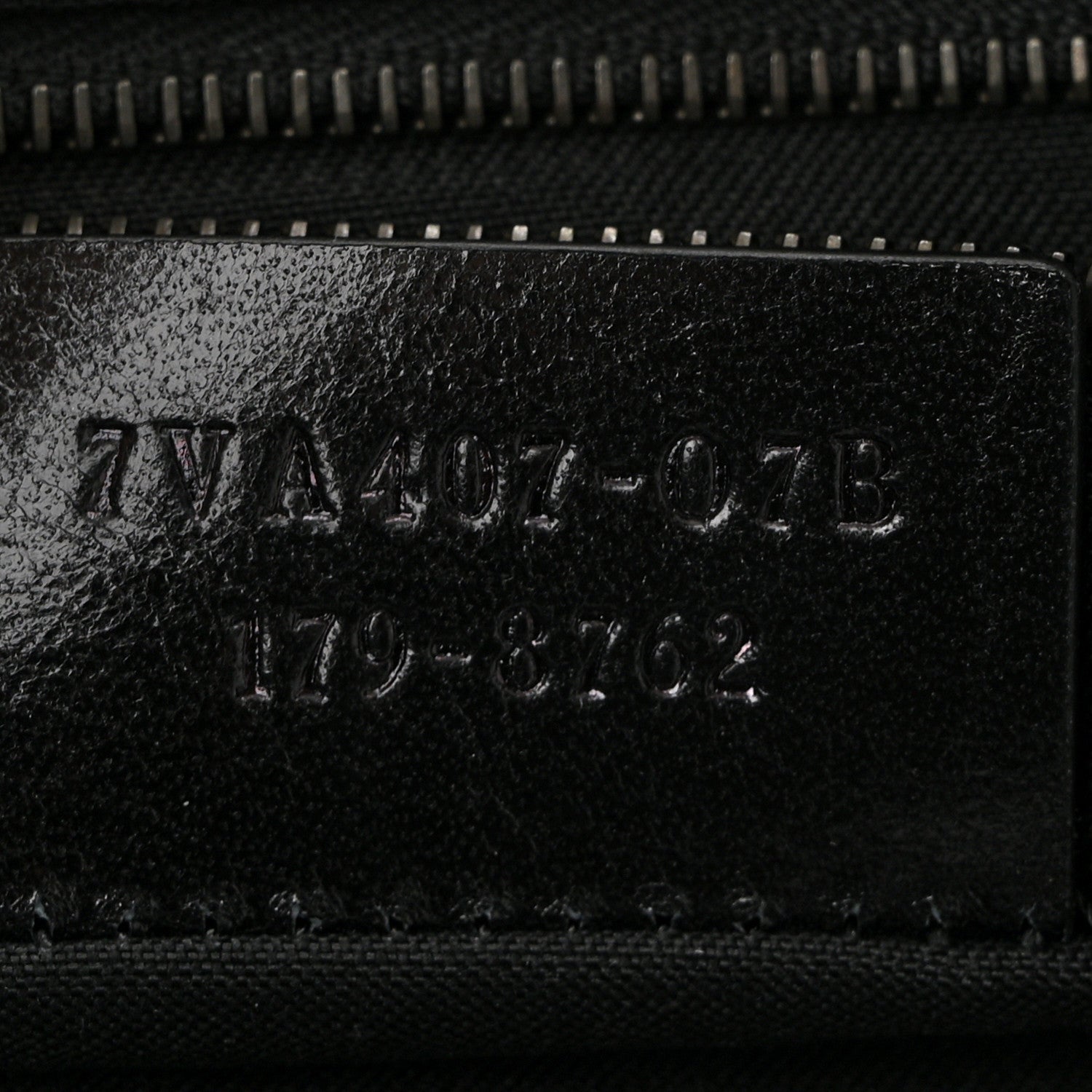 Vitello Grace Messenger Bag Black