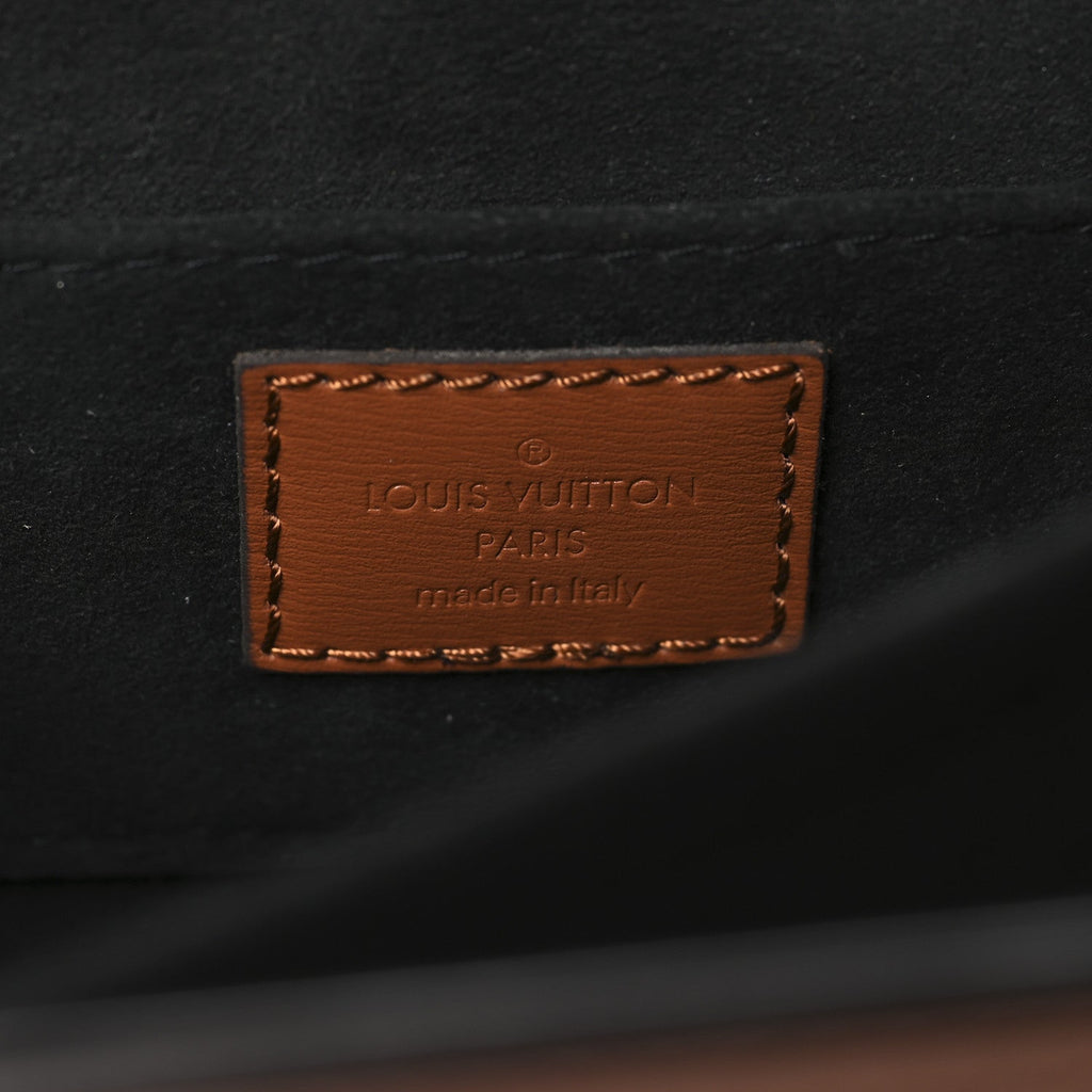 Reverse Monogram Dauphine MM