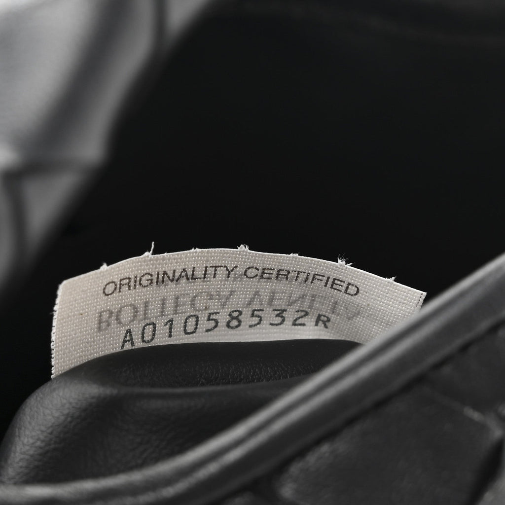 Calfskin Intrecciato Mini Hop Black