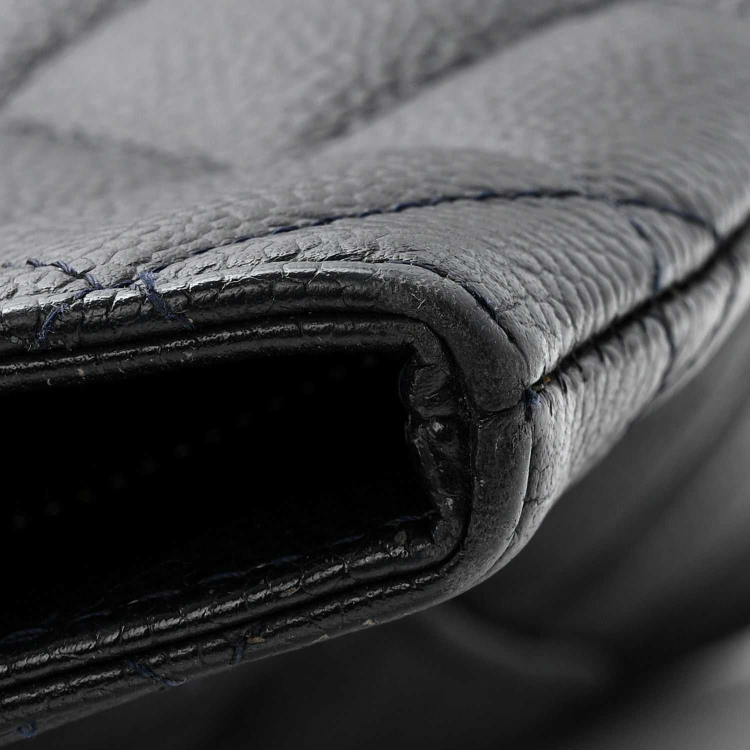 Caviar Quilted Medallion Tote Navy