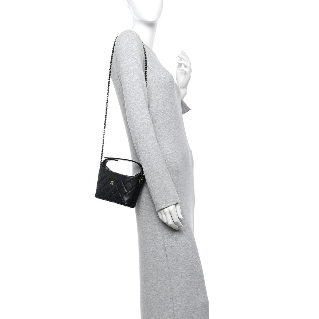 Caviar Quilted Hobo Clutch With Chain Black