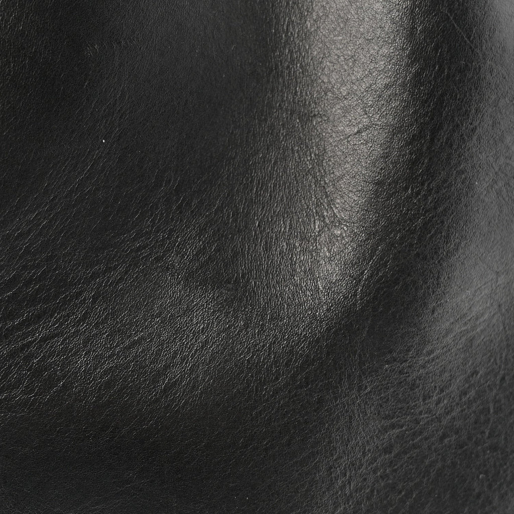 Vegetable Tanned Calfskin Bucket Bag Black Flamma