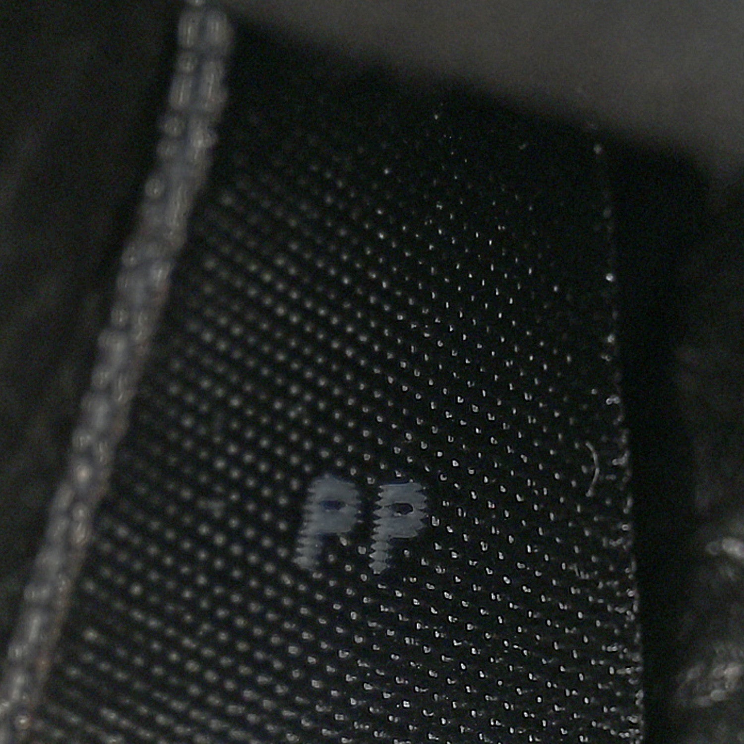 Heavy Grain Mini Alexa Black