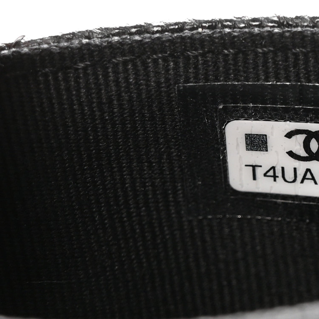 Caviar Quilted CC Flap  Holder Black