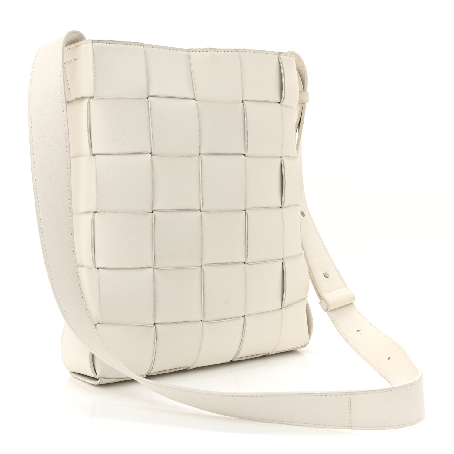 Lambskin Maxi Intrecciato Cassette Messenger Chalk