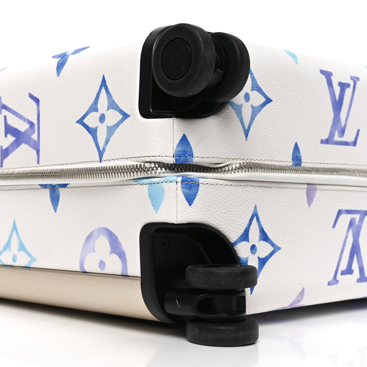 Monogram LV By the Pool Horizon 55 Resort Bleu
