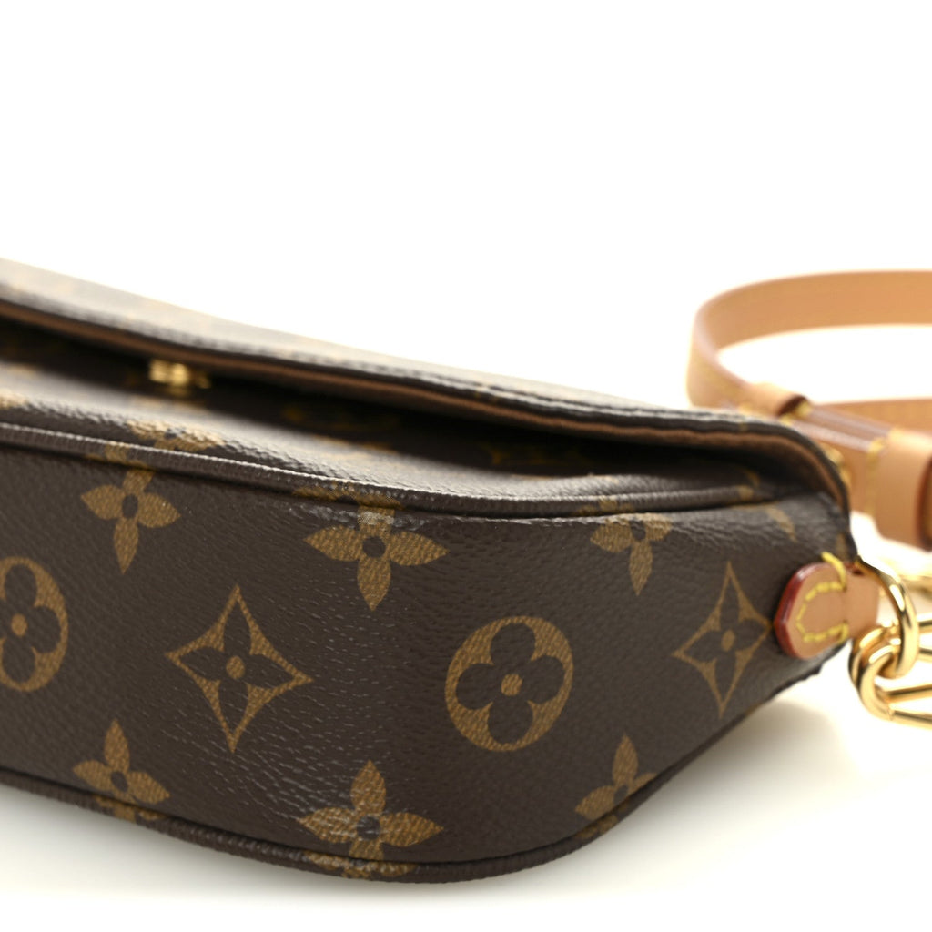 Monogram Ivy Wallet On Chain