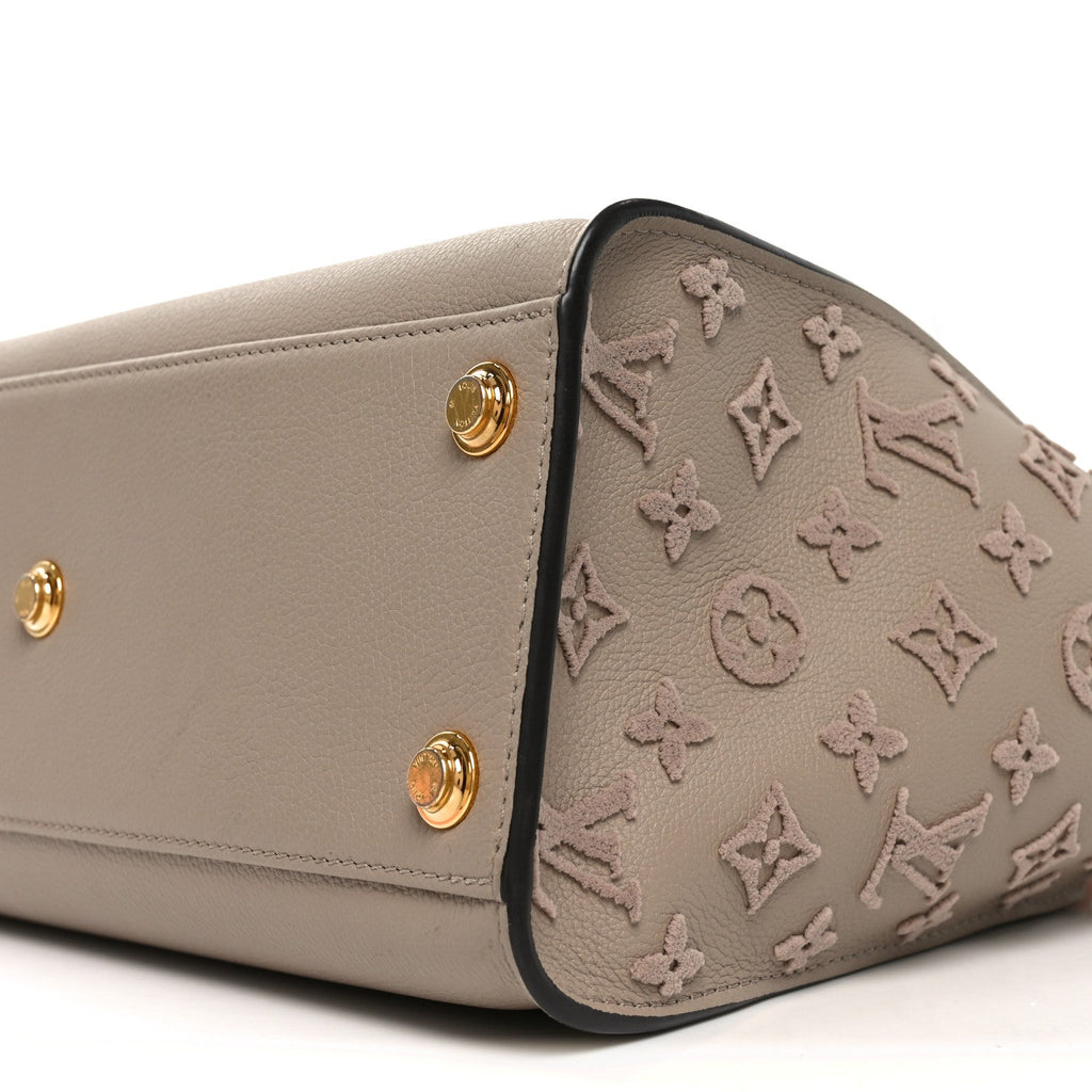 Calfskin Monogram Tufting On My Side Galet