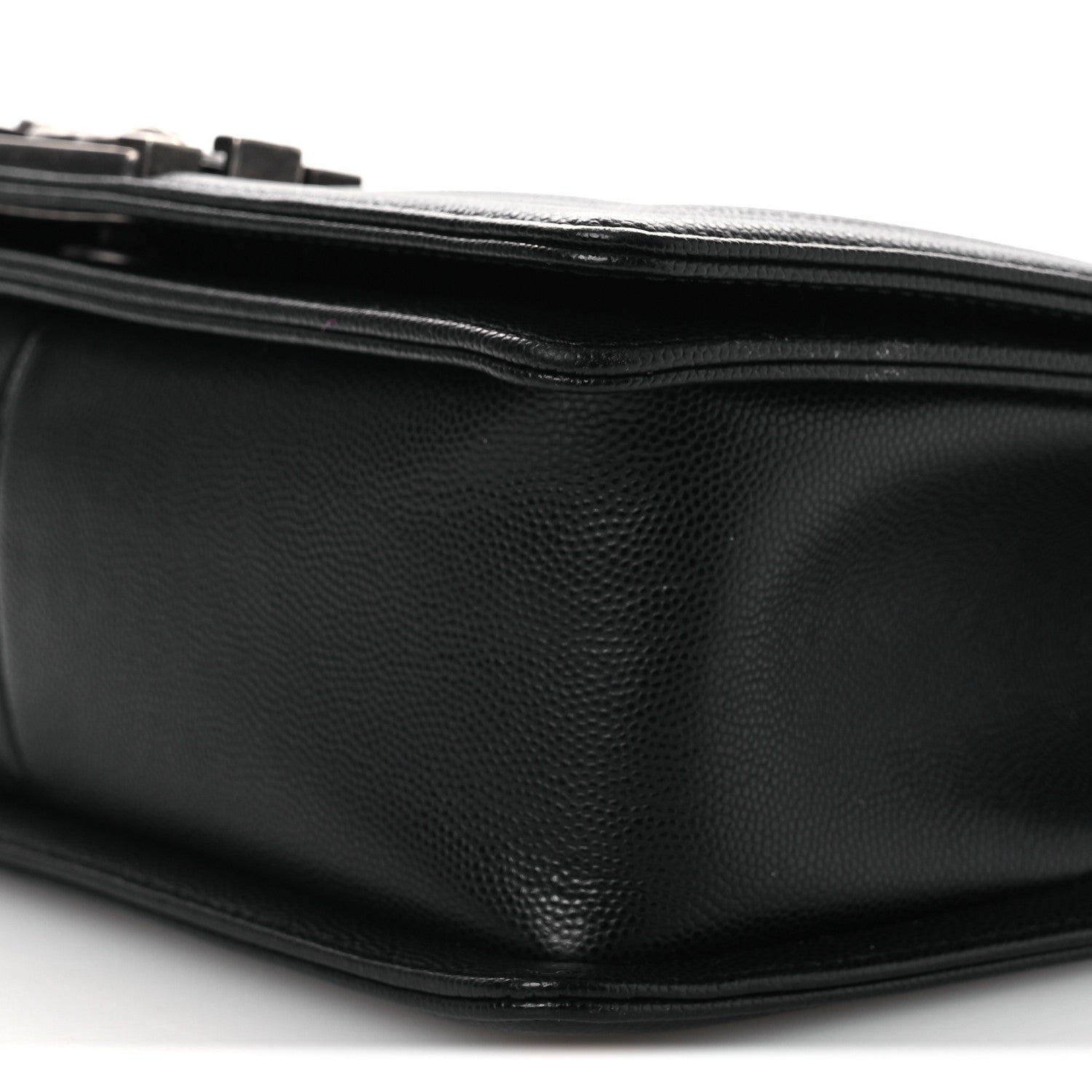 Caviar Quilted Medium Boy Flap Black