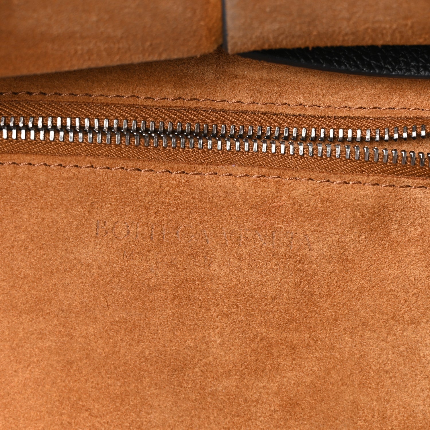 Grained Calfskin Mini Maxi Intrecciato Arco 33 Black