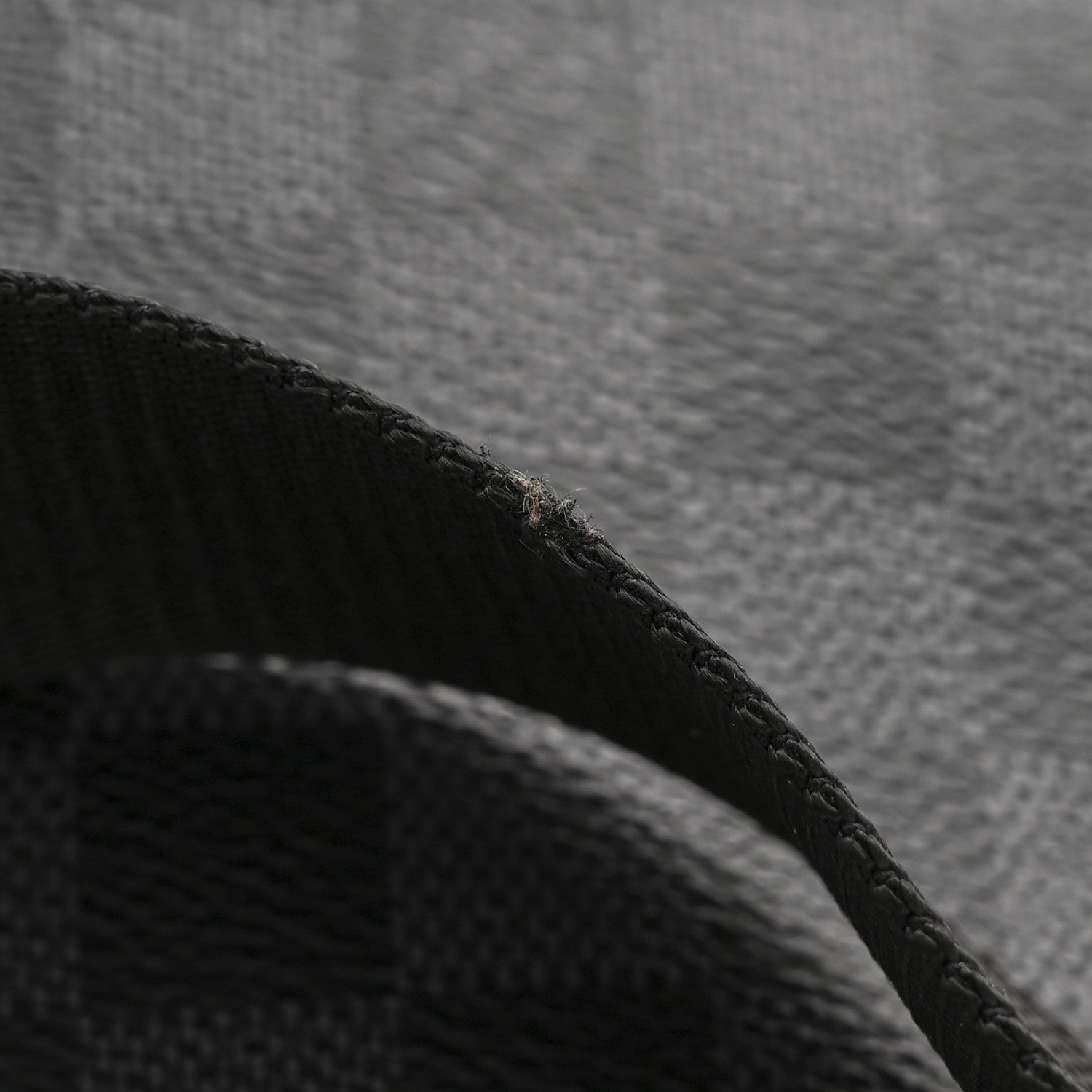 Damier Graphite Avenue Sling Bag NM