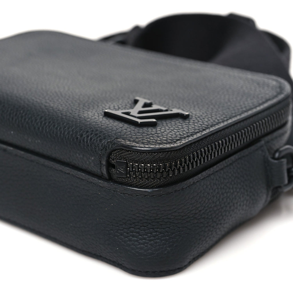 Calfskin Aerogram Alpha Wearable Wallet Black