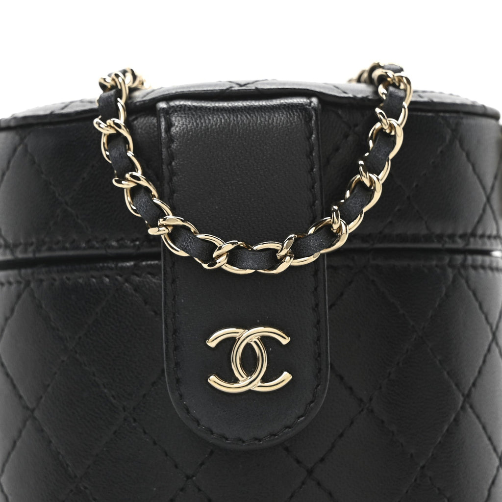 Lambskin Quilted Mini Round Vanity Case With Chain Black