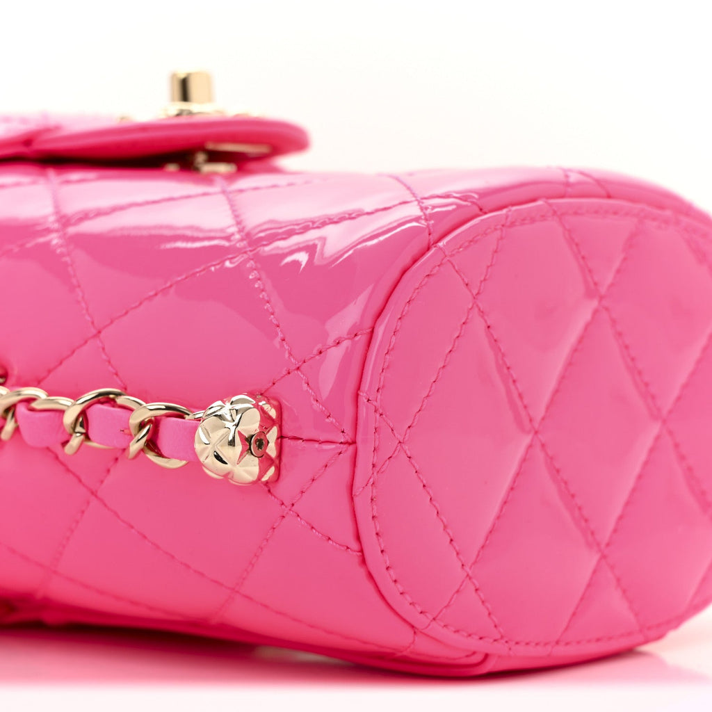 Patent Quilted CC Vani-Tea Case With Chain Neon Pink