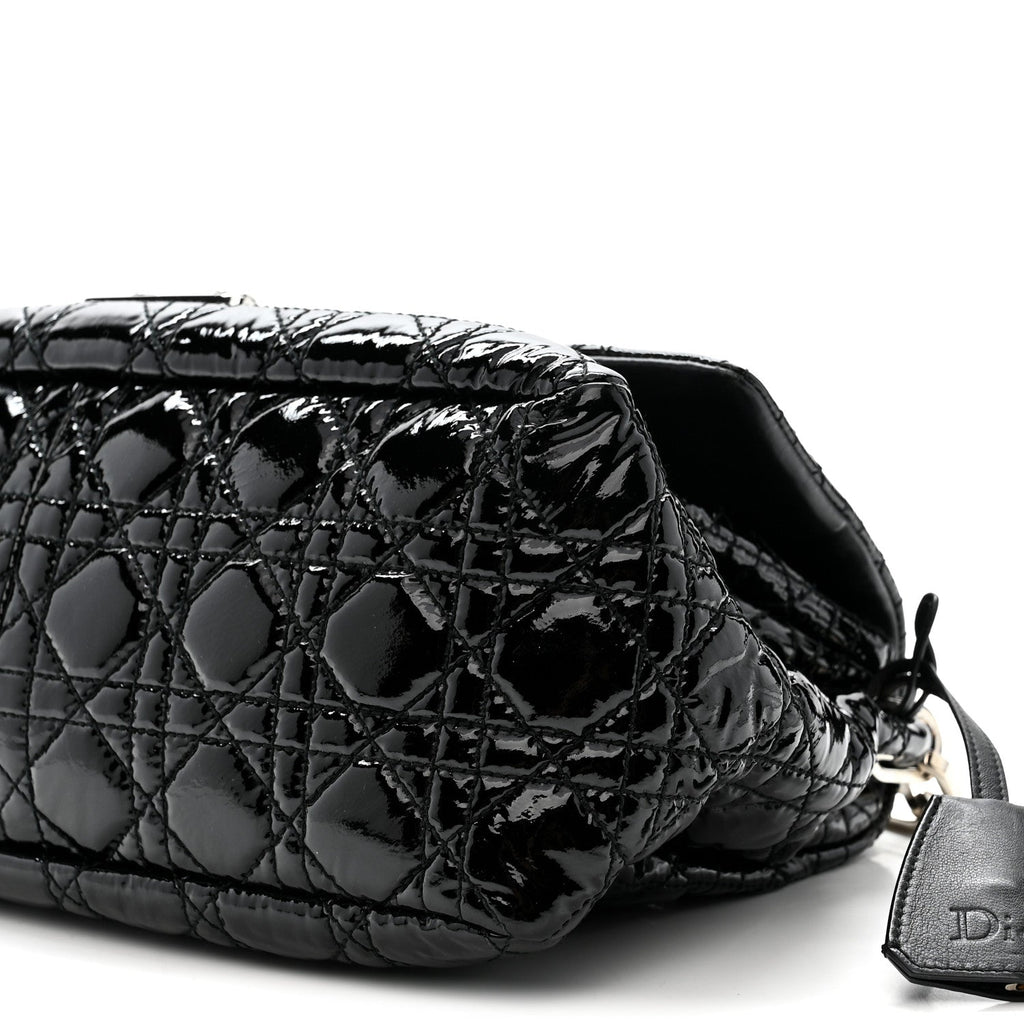 Patent Cannage New Lock Flap Black