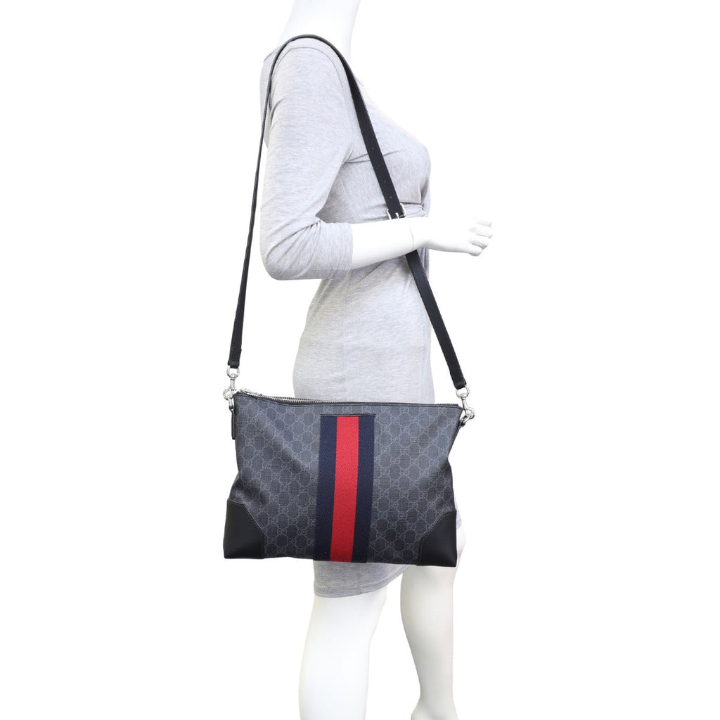 Gucci GG Supreme Messenger