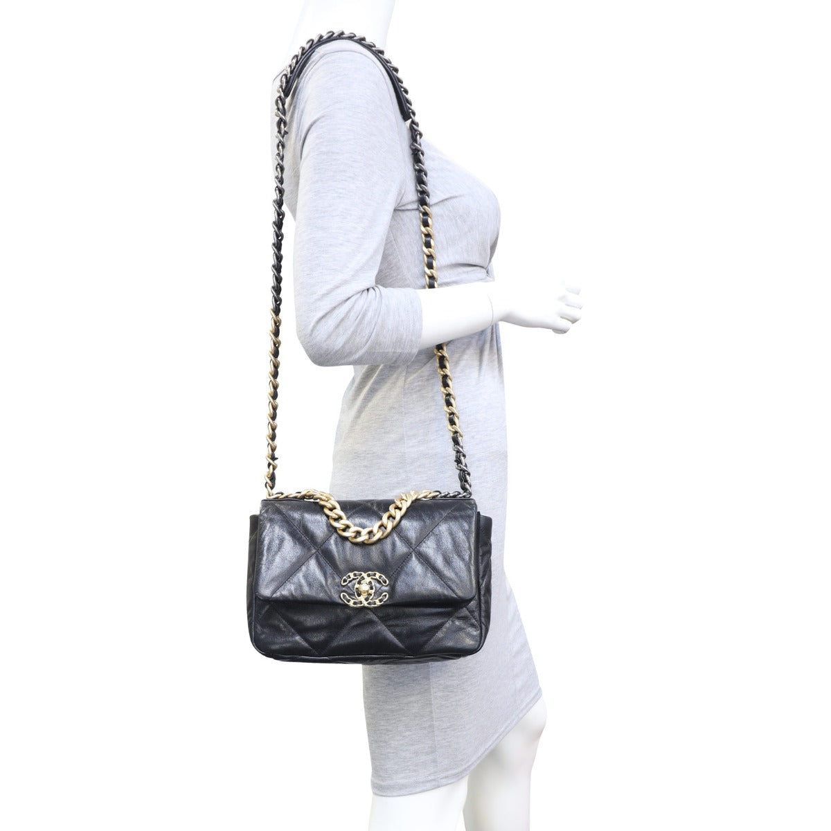 Chanel 19 Flap Bag Medium | Black