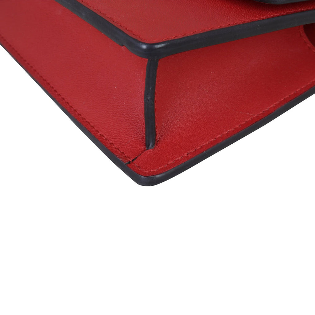 Gucci Sylvie Super Mini Chain Bag