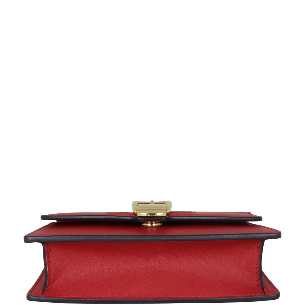 Gucci Sylvie Super Mini Chain Bag