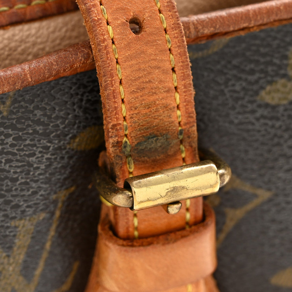 Monogram Petit Bucket 23