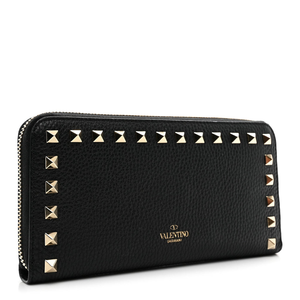 Pebbled Calfskin Rockstud Zip Around Wallet Black