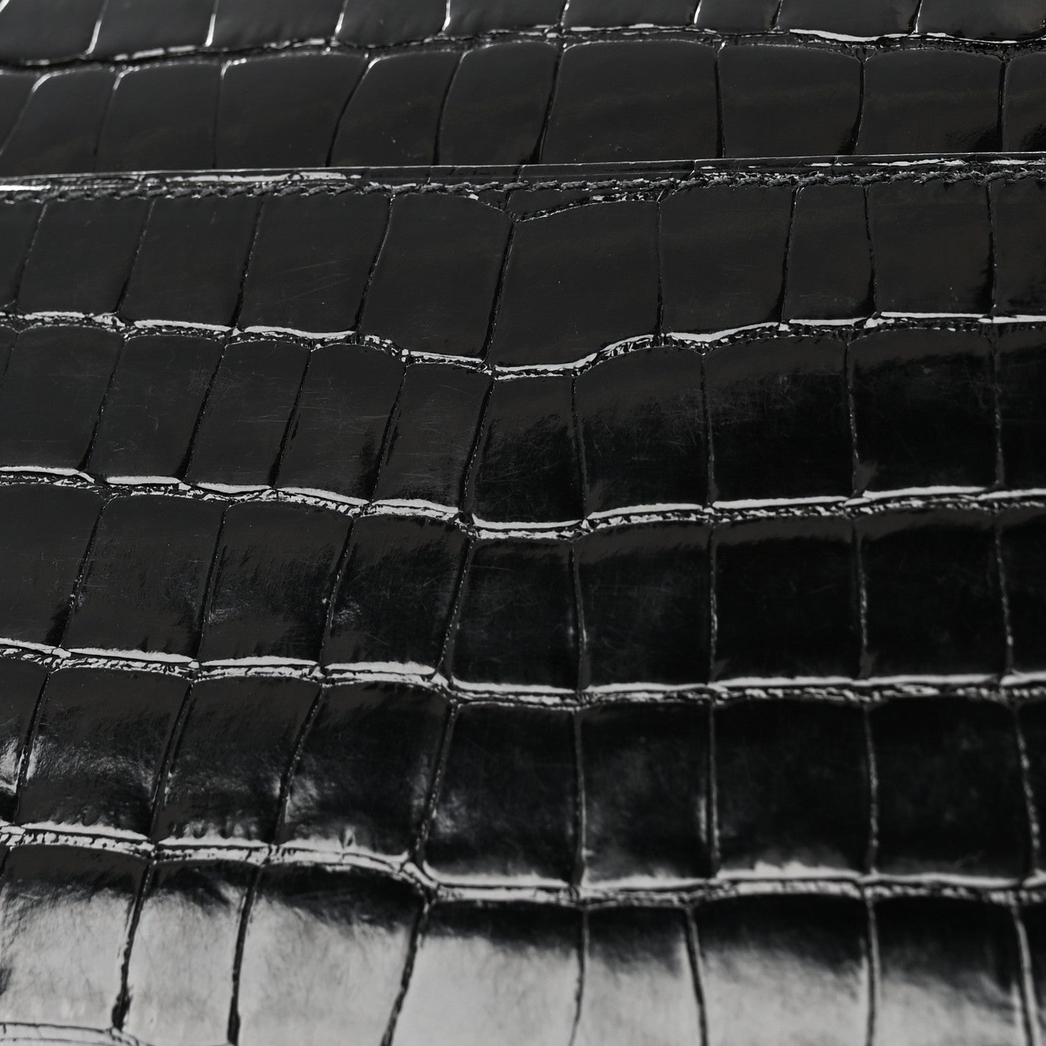 Shiny Alligator Monochrome Constance Long Wallet Black