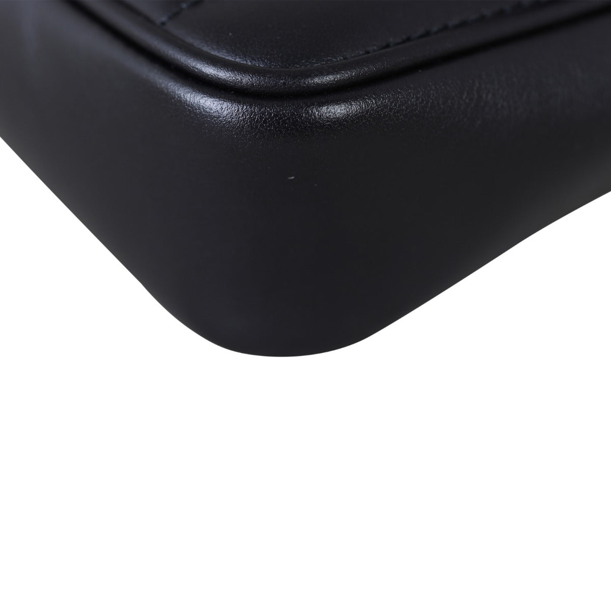 Gucci GG Marmont Super Mini Shoulder Bag